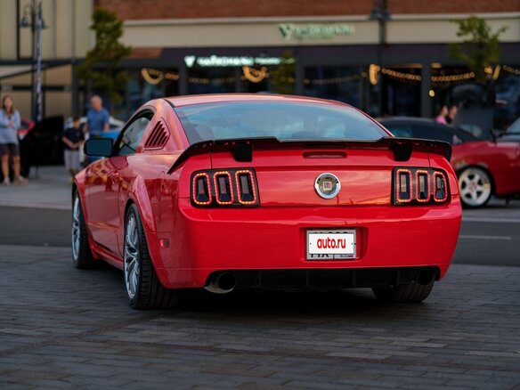 2005 Ford Mustang V, пурпурный, 3300000 рублей - вид 12