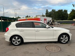 2011 BMW 1 серии 116i I (E81/E82/E87/E88) Рестайлинг, белый, 990000 рублей, вид 4