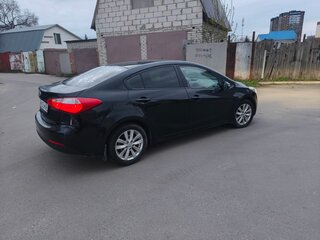 2013 Kia Cerato III, чёрный, 900000 рублей, вид 3
