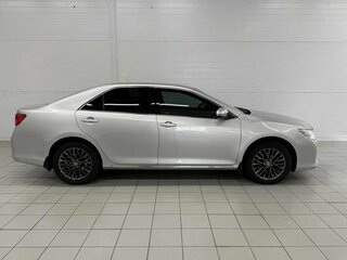 2013 Toyota Camry VII (XV50), серебристый, 1870000 рублей, вид 4