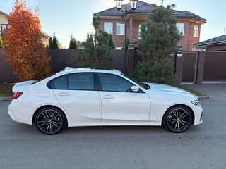 2022 BMW 3 серии 330i xDrive VII (G2x), белый, 4680000 рублей, вид 2