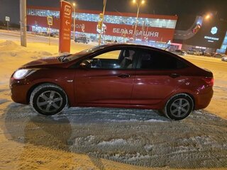2013 Hyundai Solaris I, красный, 650000 рублей, вид 4