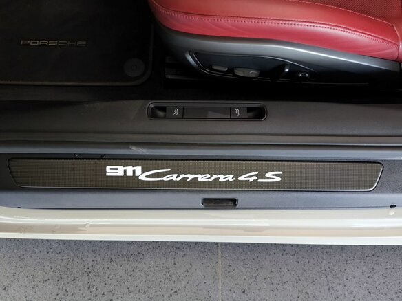 2020 Porsche 911 Carrera 4S VIII (992), серый, 13300000 рублей - вид 19