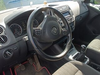 2012 Volkswagen Tiguan I Рестайлинг, серебристый, 860000 рублей, вид 3