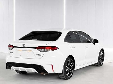 2023 Toyota Levin XII (E210) Рестайлинг, белый, 1570000 рублей, вид 3