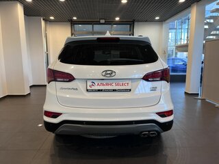2017 Hyundai Santa Fe III Рестайлинг, белый, 2450000 рублей, вид 4
