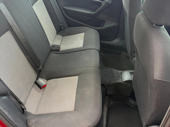 2011 Volkswagen Polo V, красный - вид 15