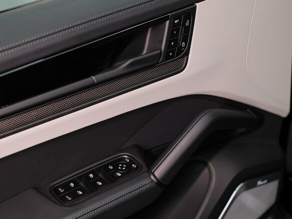 2025 Porsche Cayenne GTS Coupé III Рестайлинг, чёрный, 25690000 рублей - вид 13
