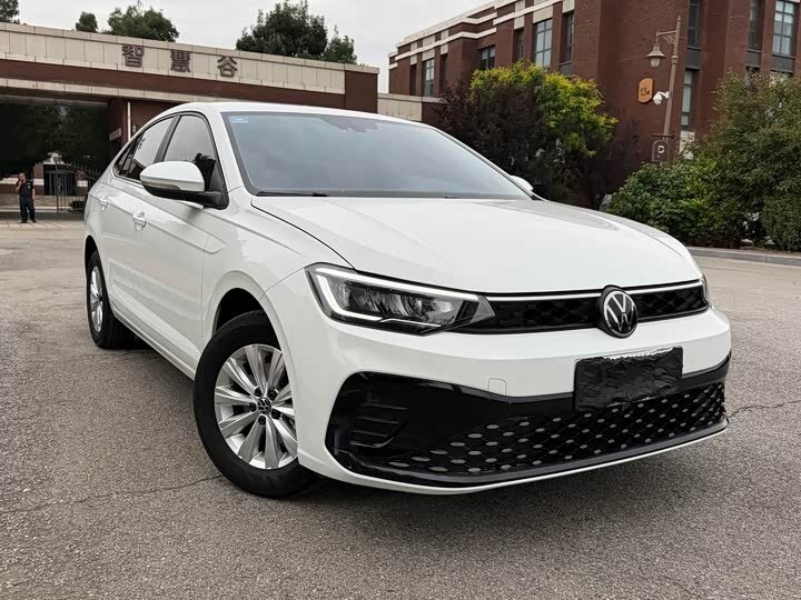 Открыть фотографии: Volkswagen Lavida XR