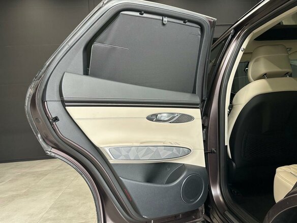 2023 Genesis GV70 I, красный, 10650000 рублей - вид 10