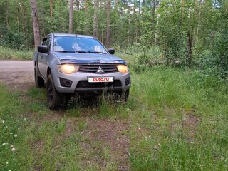 2010 Mitsubishi L200 IV, серебристый, 950000 рублей, вид 2