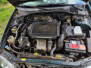 2001 Toyota Avensis I Рестайлинг, зелёный, 658000 рублей, вид 1