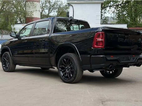 2024 Ram 1500 Crew Cab V Рестайлинг, чёрный, 8700000 рублей, вид 4