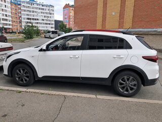 2022 Kia Rio X IV Рестайлинг, белый, 1790000 рублей, вид 4