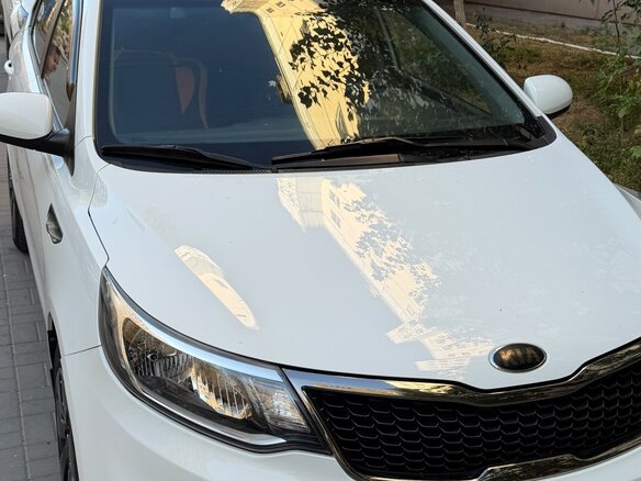 2015 Kia Rio III Рестайлинг, белый, 1100000 рублей
