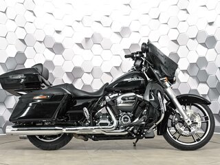 2017 Harley-Davidson Street Glide, чёрный, 1669000 рублей, вид 3