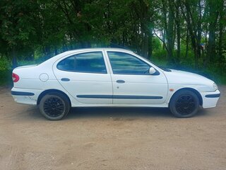 2001 Renault Megane I Рестайлинг, белый, 265000 рублей, вид 2
