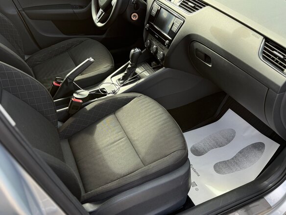 2018 Skoda Octavia III (A7) Рестайлинг, серебристый, 1790000 рублей - вид 8