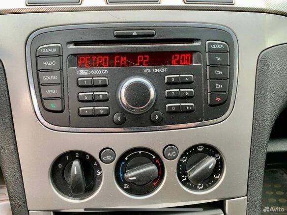 2011 Ford Galaxy II Рестайлинг, белый, 1000000 рублей - вид 15