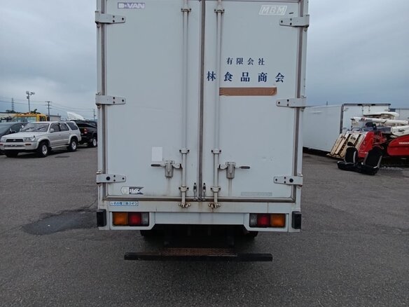 2001 Fuso (Mitsubishi) Canter, белый, 1050000 рублей - вид 4