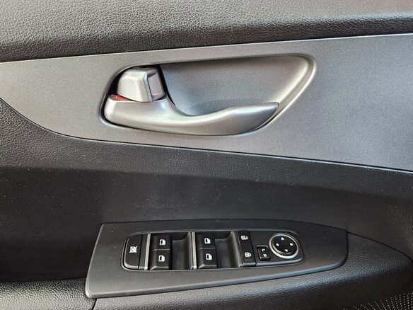 2020 Kia Cerato IV, серебристый - вид 17
