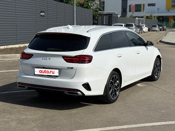 2021 Kia Ceed III Рестайлинг, белый, 2300000 рублей - вид 4