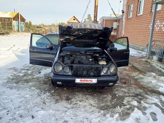 1997 Mercedes-Benz E-Класс 320 II (W210, S210), синий, 650000 рублей, вид 5