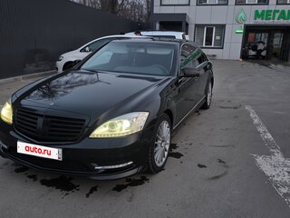 2005 Mercedes-Benz S-Класс 550 Long V (W221), чёрный, 1250000 рублей, вид 2
