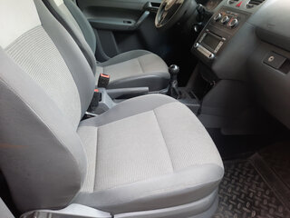 2011 Volkswagen Caddy III Рестайлинг, красный, 688000 рублей, вид 4