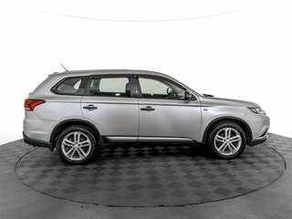 2016 Mitsubishi Outlander III Рестайлинг 2, серебристый, 1650000 рублей, вид 4
