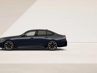2026 BMW 5 серии 520d xDrive VIII (G60/G61/G68), чёрный, 10200000 рублей, вид 5