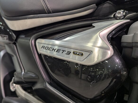 2020 Triumph Rocket III, чёрный, 3900000 рублей - вид 7