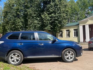 2014 Mitsubishi Outlander III, синий, 1300000 рублей, вид 3