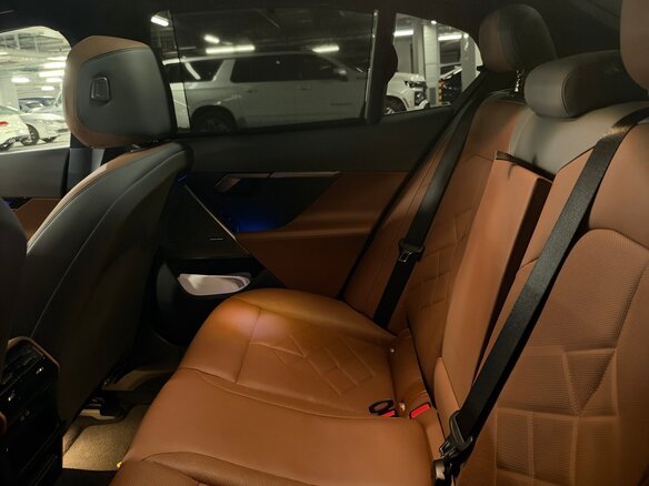 2023 BMW 5 серии 530i xDrive VIII (G60/G61/G68), серый, 7300000 рублей - вид 31