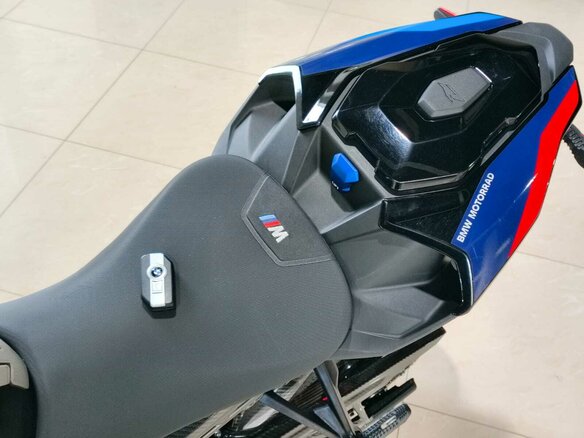 2023 BMW M 1000 R, чёрный, 2230000 рублей - вид 12