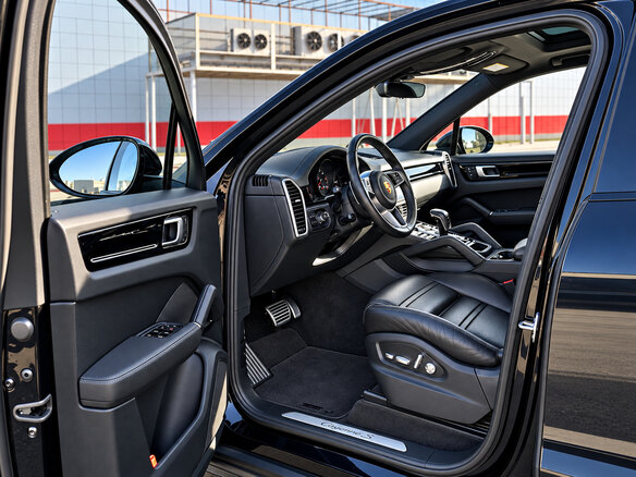 2019 Porsche Cayenne S III, чёрный, 7800000 рублей - вид 7