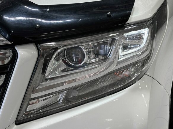 2017 Toyota Alphard III, белый, 3370000 рублей - вид 3