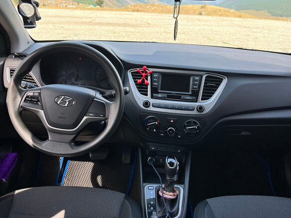 2017 Hyundai Solaris II, синий, 1179000 рублей - вид 5