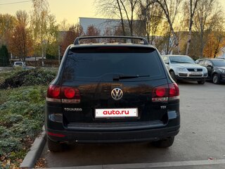 2009 Volkswagen Touareg I Рестайлинг, чёрный, 850000 рублей, вид 2