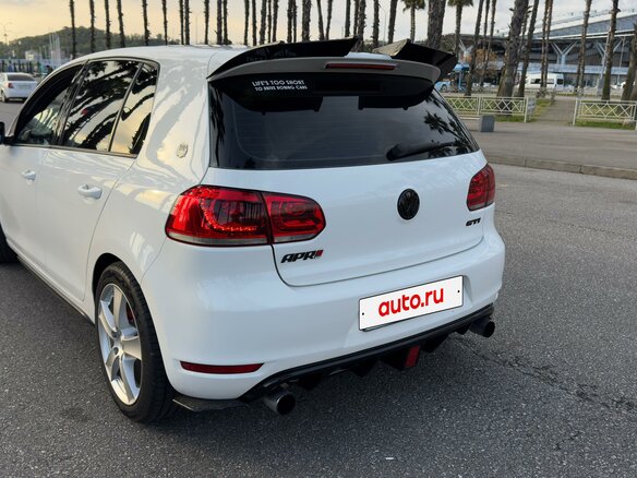 2010 Volkswagen Golf GTI VI, белый - вид 12