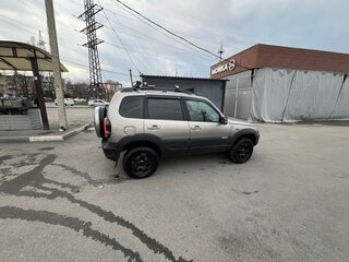 2011 Chevrolet Niva I Рестайлинг, серый, 620000 рублей, вид 1