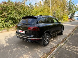 2016 Volkswagen Touareg II Рестайлинг, чёрный, 3100000 рублей, вид 3