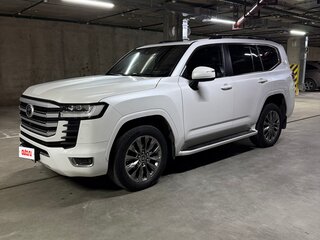 2021 Toyota Land Cruiser 300 Series, белый, 8000000 рублей, вид 3