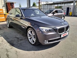 2009 BMW 7 серии Long 730Ld V (F01/F02/F04), серый, 1780000 рублей, вид 2