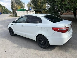 2012 Kia Rio III, белый, 440000 рублей, вид 4