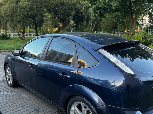 2010 Ford Focus II Рестайлинг, синий, 360000 рублей - вид 2