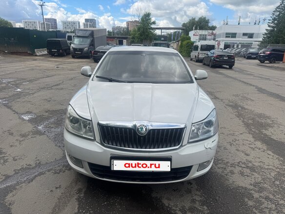 2011 Skoda Octavia II (A5) Рестайлинг, белый, 570000 рублей - вид 1