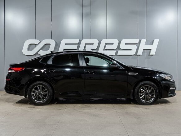 2019 Kia Optima IV Рестайлинг, чёрный, 1699000 рублей - вид 4