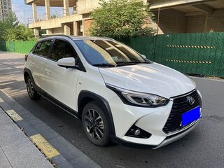 2022 Toyota Yaris L XP150 Рестайлинг, белый, 1365000 рублей, вид 3