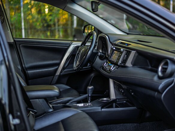 2013 Toyota RAV4 IV (XA40), чёрный, 1607000 рублей - вид 13